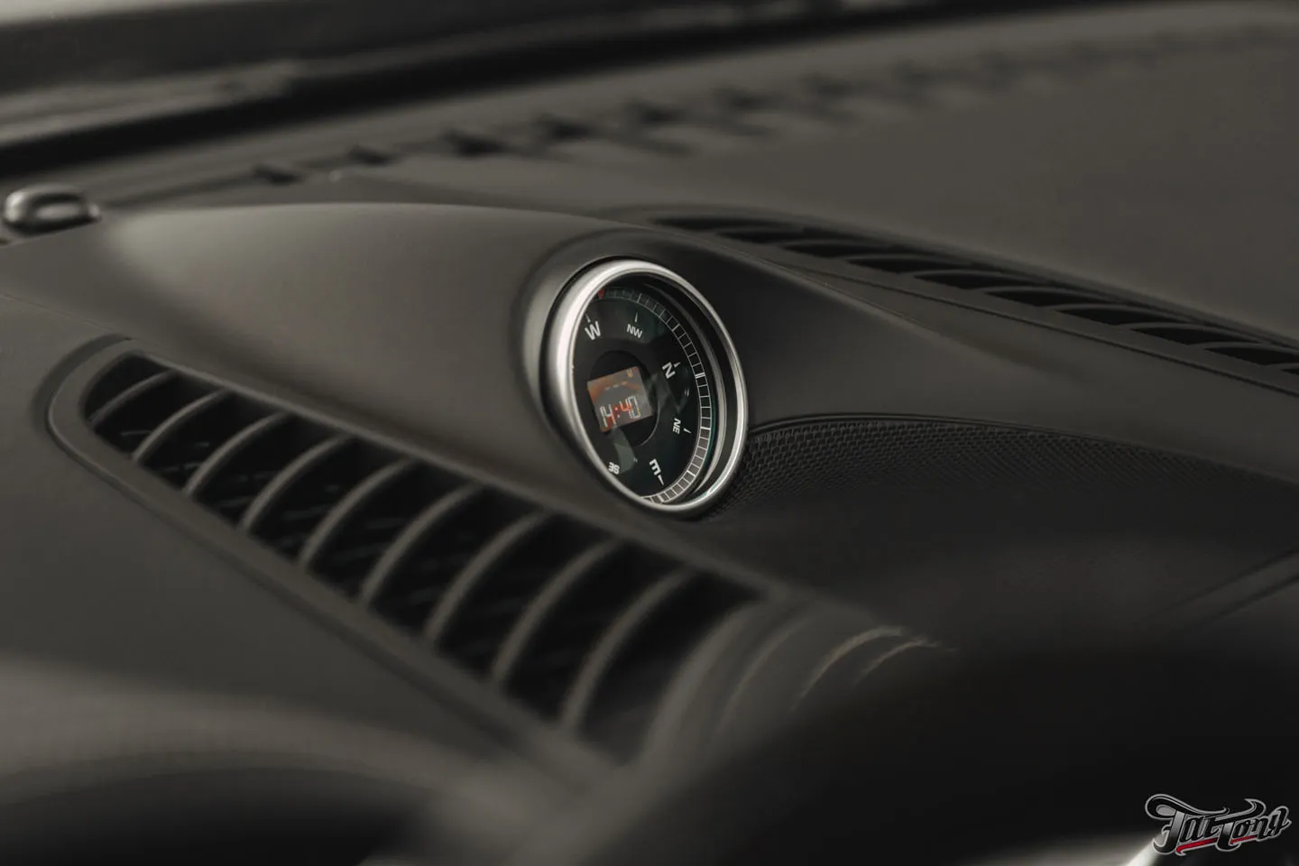 Детейлинг-услуги для Porsche Cayenne. Подготовим автомобиль к сезону?